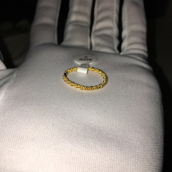 GOLD BROKEN FLOWER RING‼️ - Picture 6 of 9
